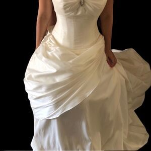 Bridal Collection Wedding Gown Woman’s Size 10